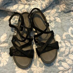 BareTraps Flat Sandals 10wide